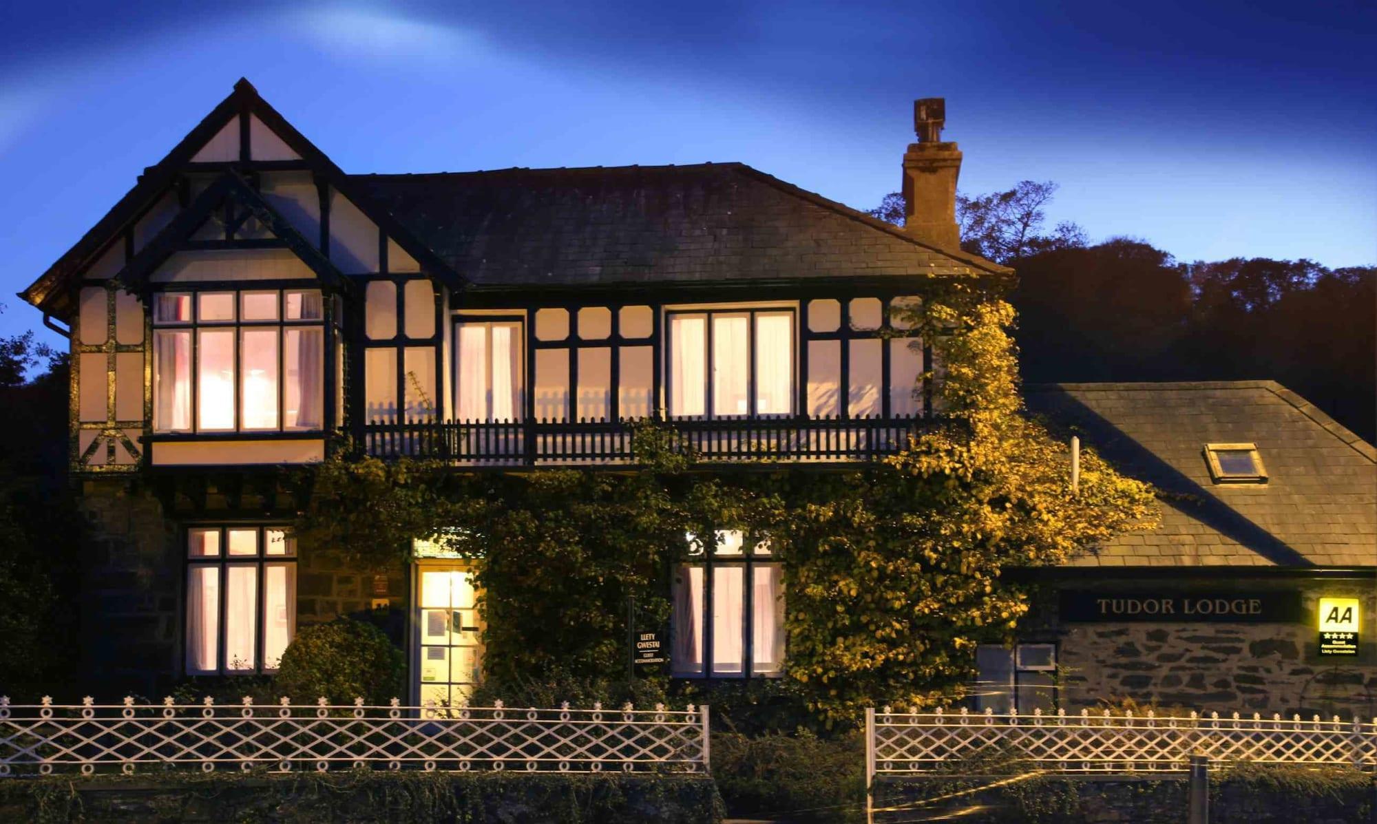 Tudor Lodge ポルスマドグ エクステリア 写真