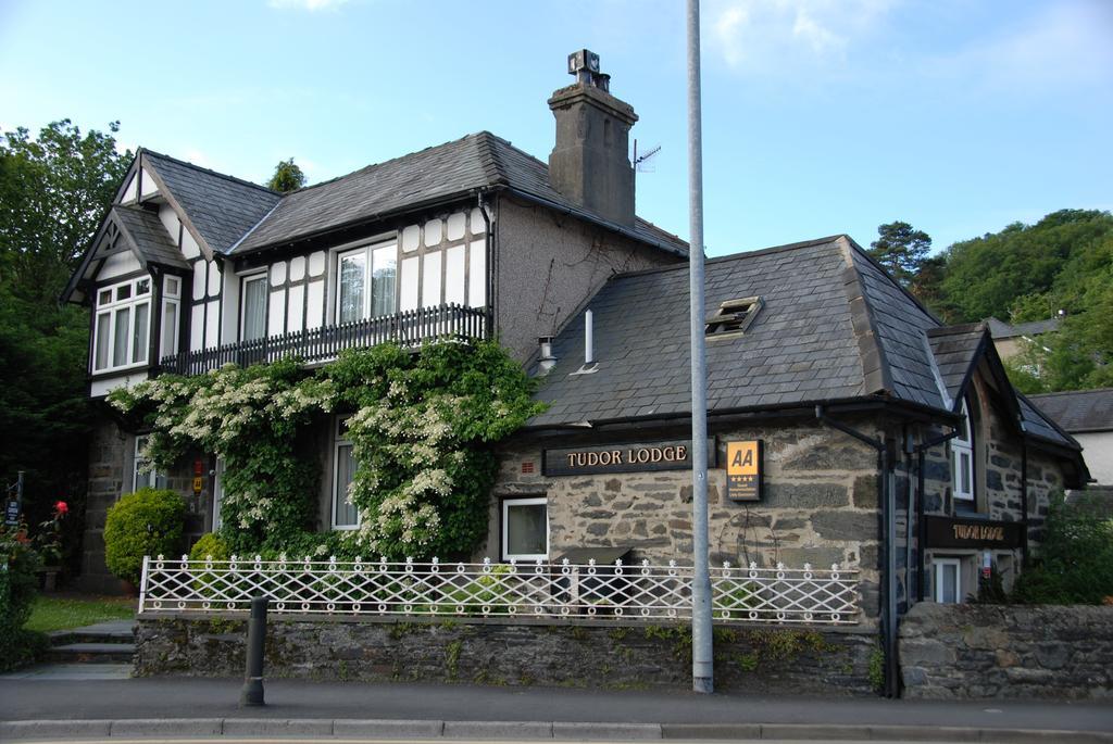 Tudor Lodge ポルスマドグ エクステリア 写真